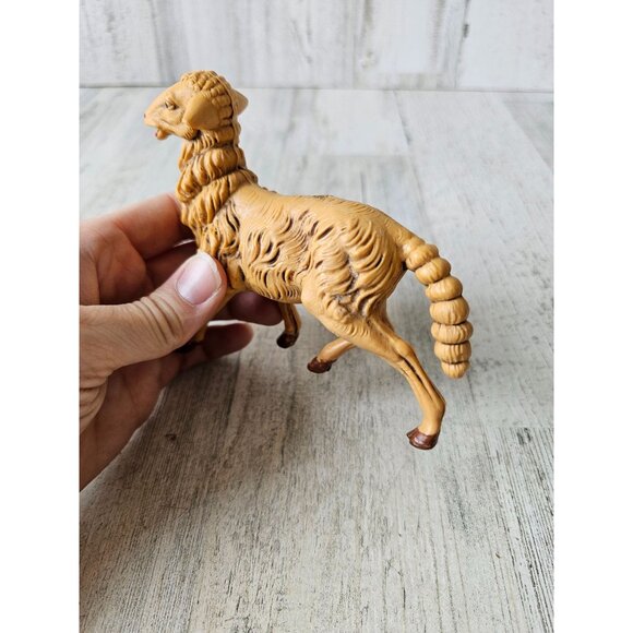 Vintage Italy sheep lamb Fontanini plastic tan - Picture 2 of 10